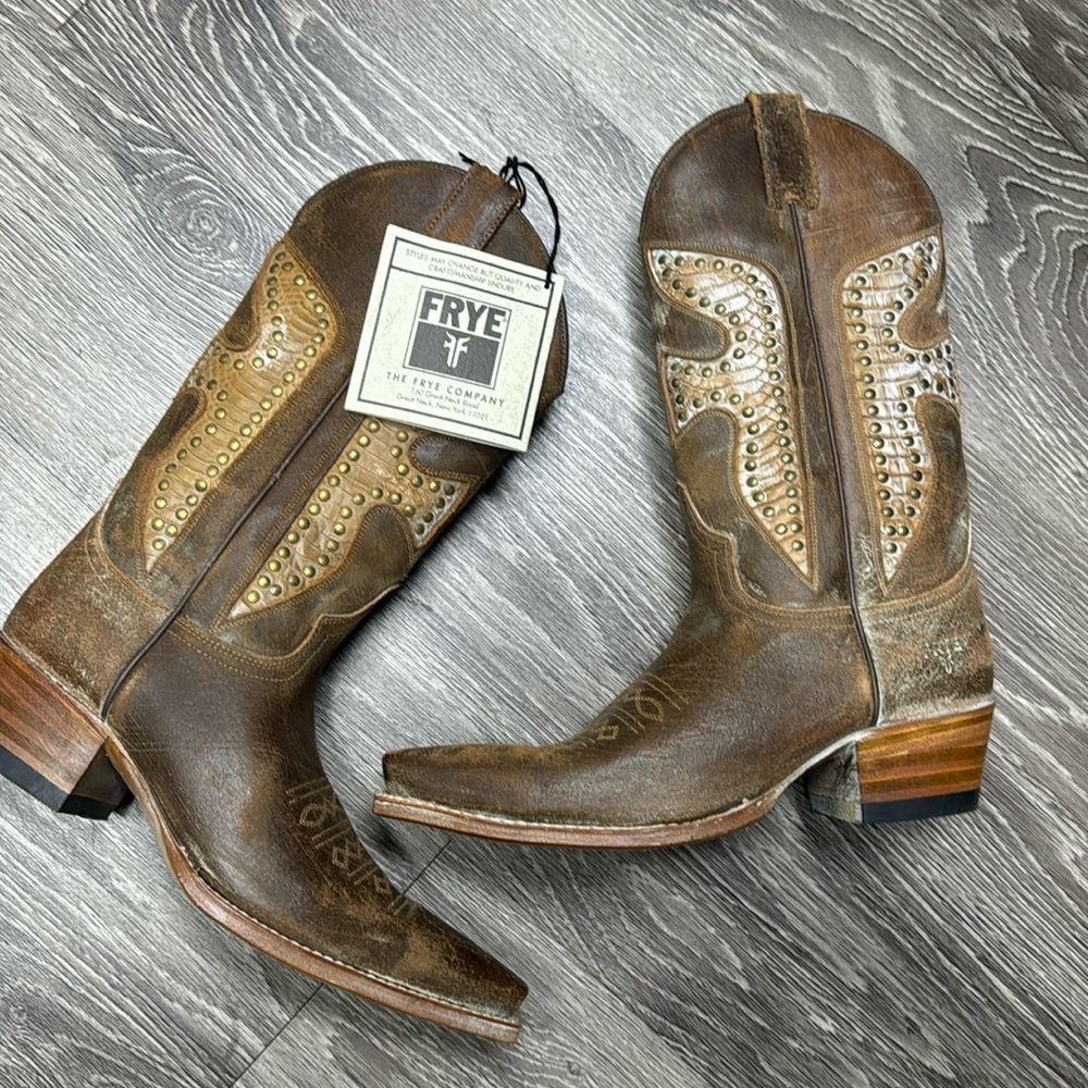 NWT Frye Daisy Duke Boots